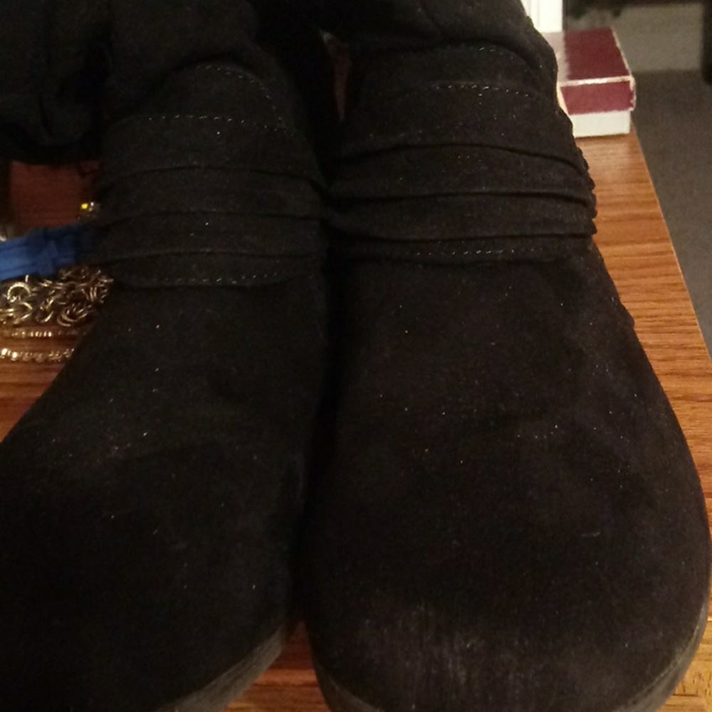 Arizona sweude shootie boots